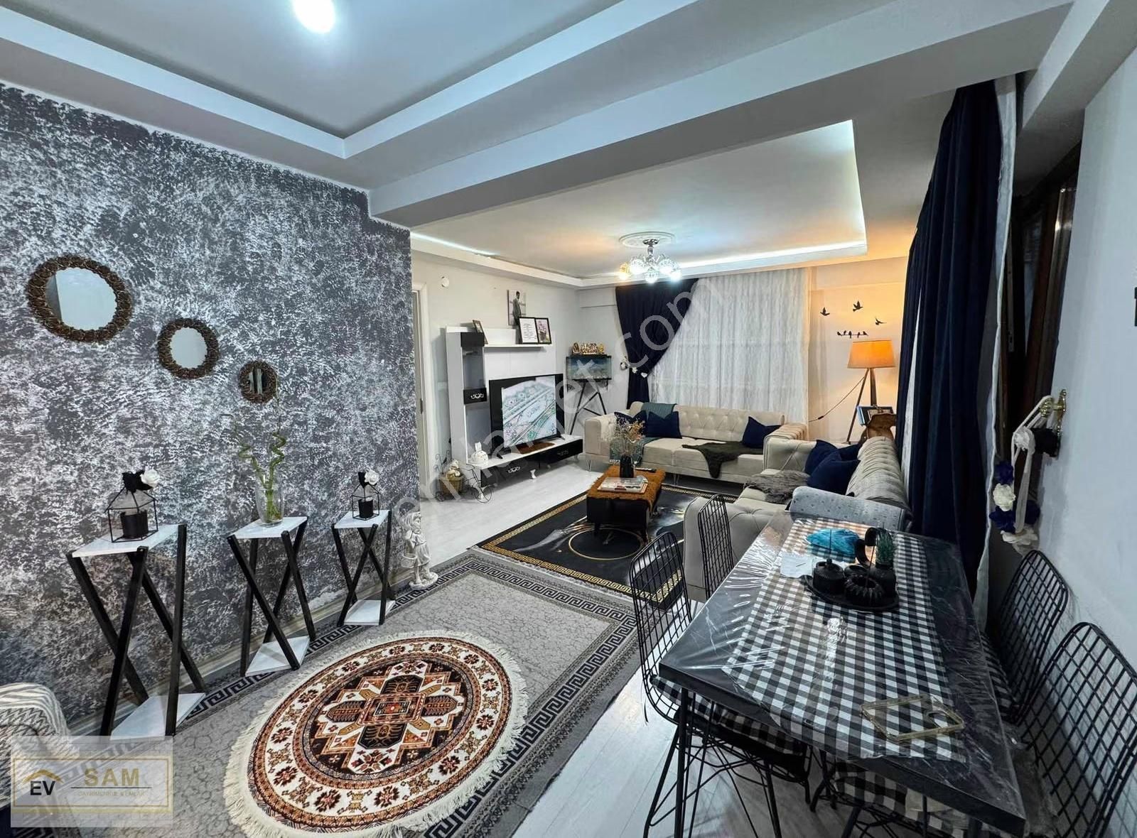 Bahçelievler'de Satılık 2+1 Müstakil Girişli