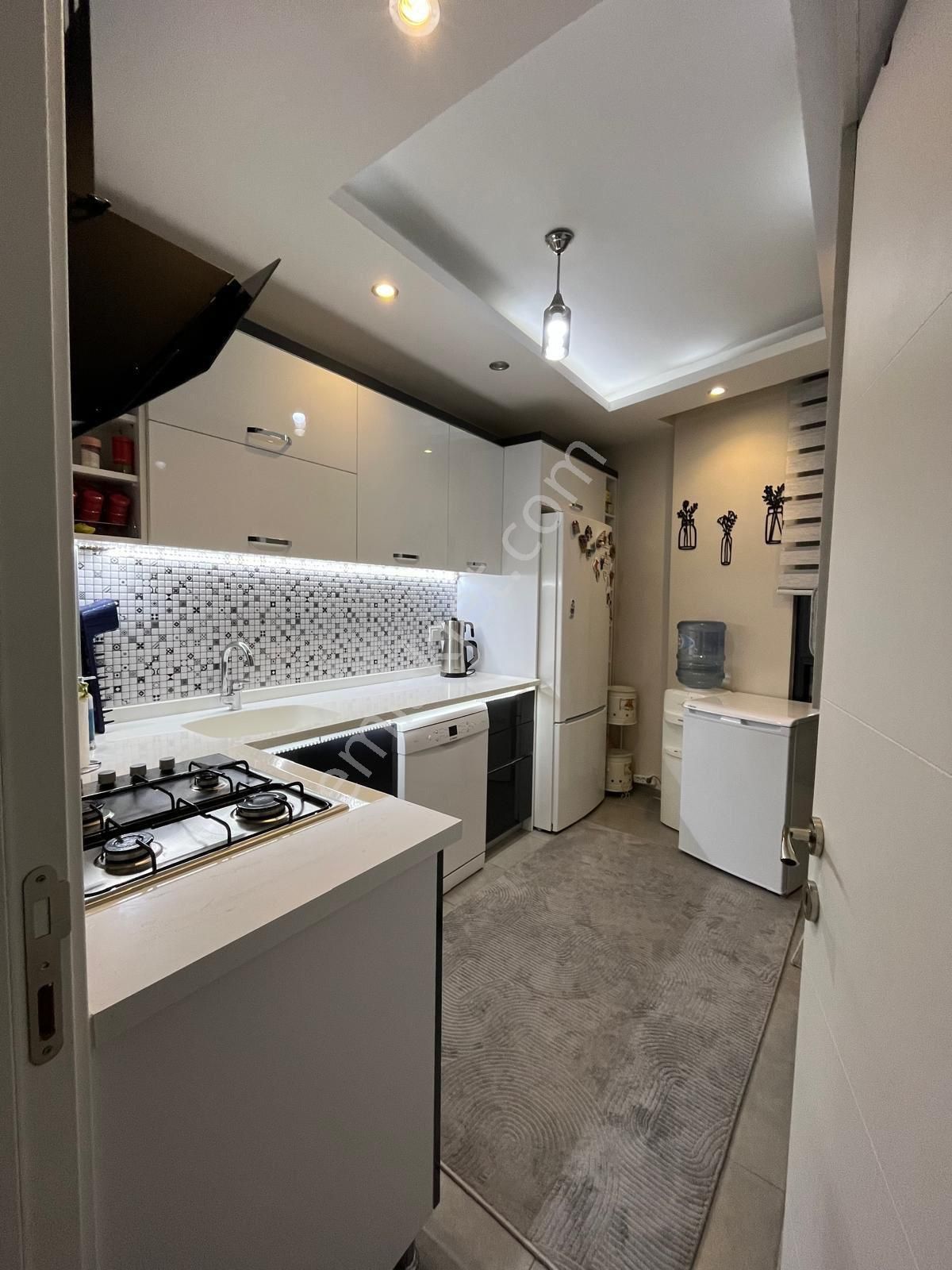 Sahibinden Satılık 2+1 Üçyol Metro Yakını