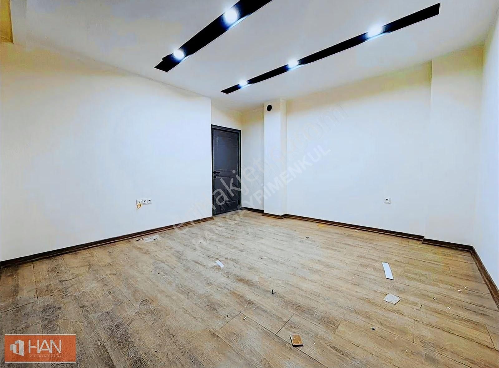 Varsak Aktoprak'ta Tramvay Yakını Havuzlu Arakat 2+1 Daire - Görsel 6