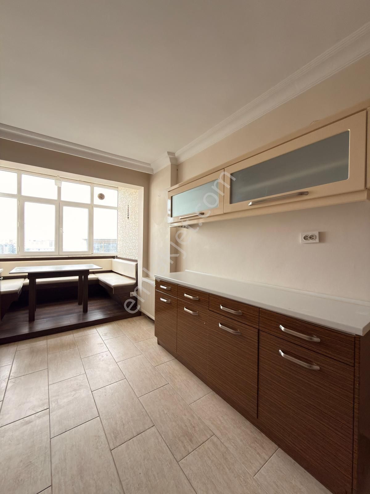 Barış Mahallesinde Site İçi 5+2 Kiralık Dubleks Daire - Görsel 10