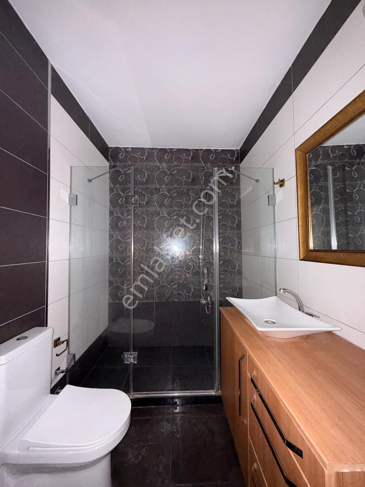 Barış Mahallesinde Site İçi 5+2 Kiralık Dubleks Daire - Görsel 4