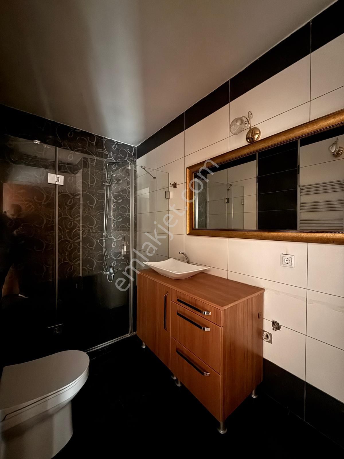 Barış Mahallesinde Site İçi 5+2 Kiralık Dubleks Daire - Görsel 24