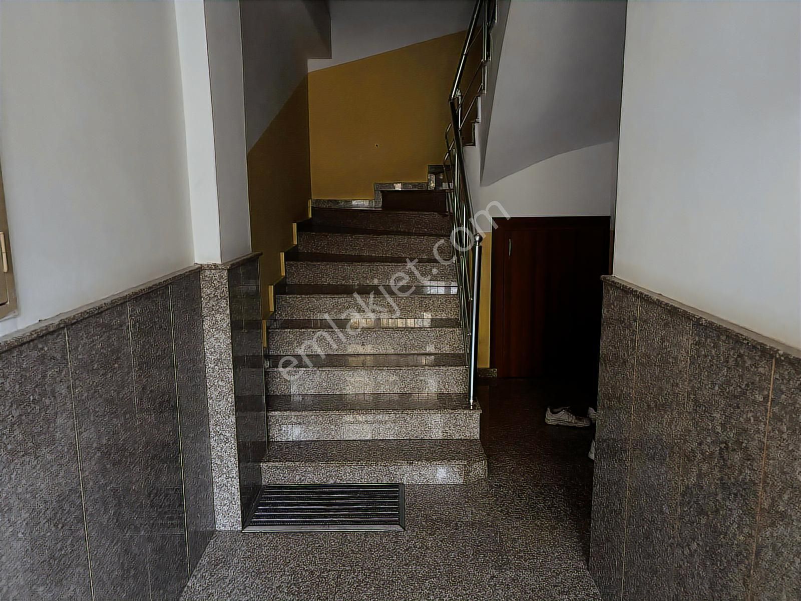 F-l Emlaktan K.çamlıca- Bulgurlu Metro Yakını 3+1 Geniş,önü Açık - Görsel 3