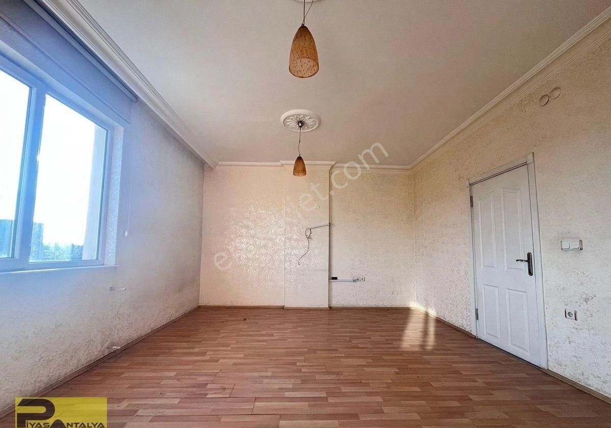 Gazi Bulvarı Üzerinde Kiralık Ofis Veya Daire Kullanımına Uygun - Görsel 2