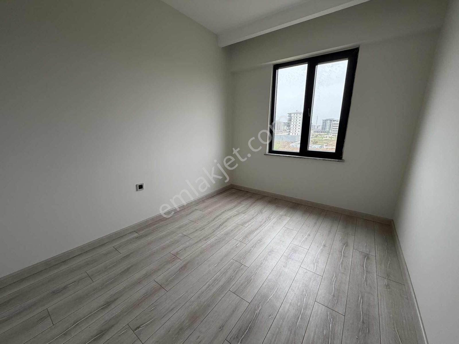 Esenlerde Site İçi Yüzme Havuzlu Cadde Üzerinde Kiralık 3+1 - Görsel 10
