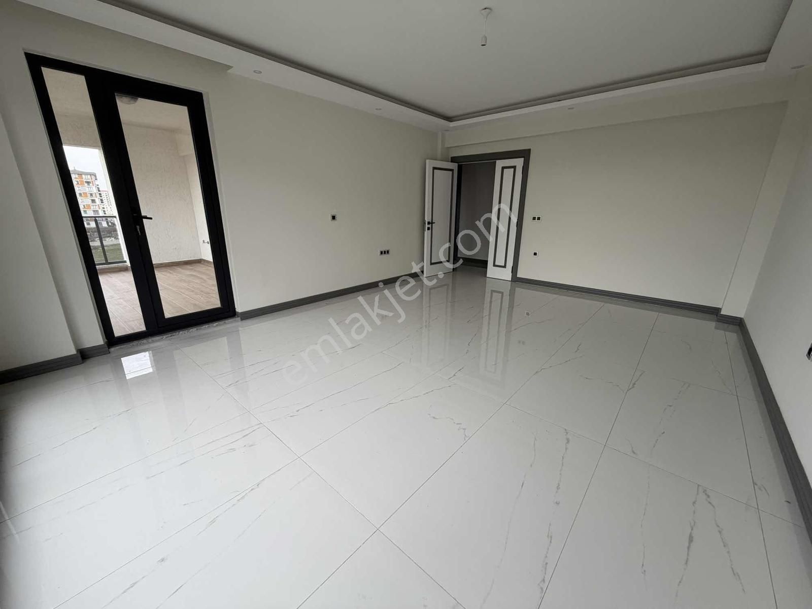 Esenlerde Site İçi Yüzme Havuzlu Cadde Üzerinde Kiralık 3+1 - Görsel 8