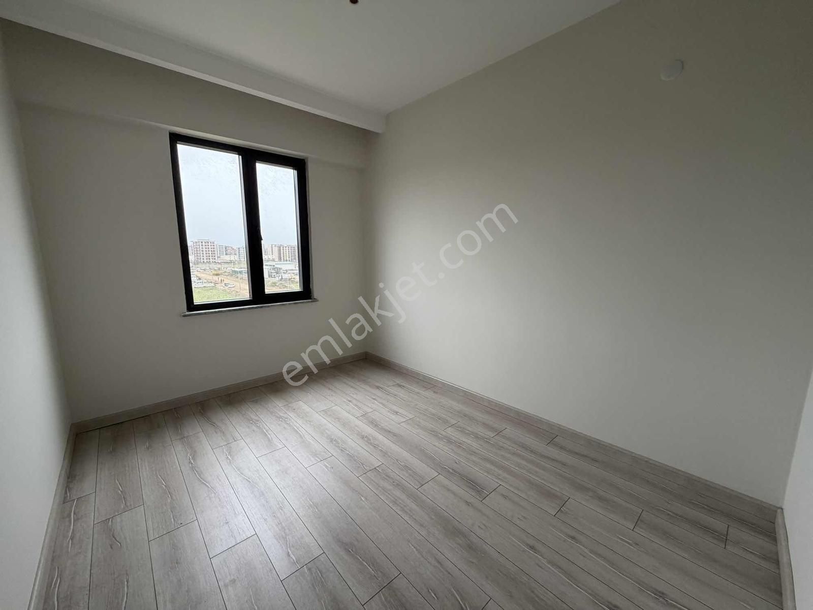 Esenlerde Site İçi Yüzme Havuzlu Cadde Üzerinde Kiralık 3+1 - Görsel 5