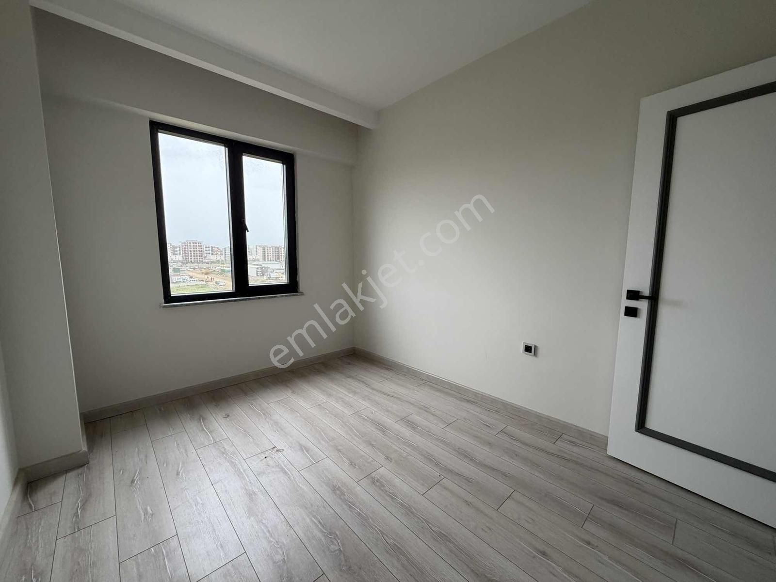 Esenlerde Site İçi Yüzme Havuzlu Cadde Üzerinde Kiralık 3+1 - Görsel 6