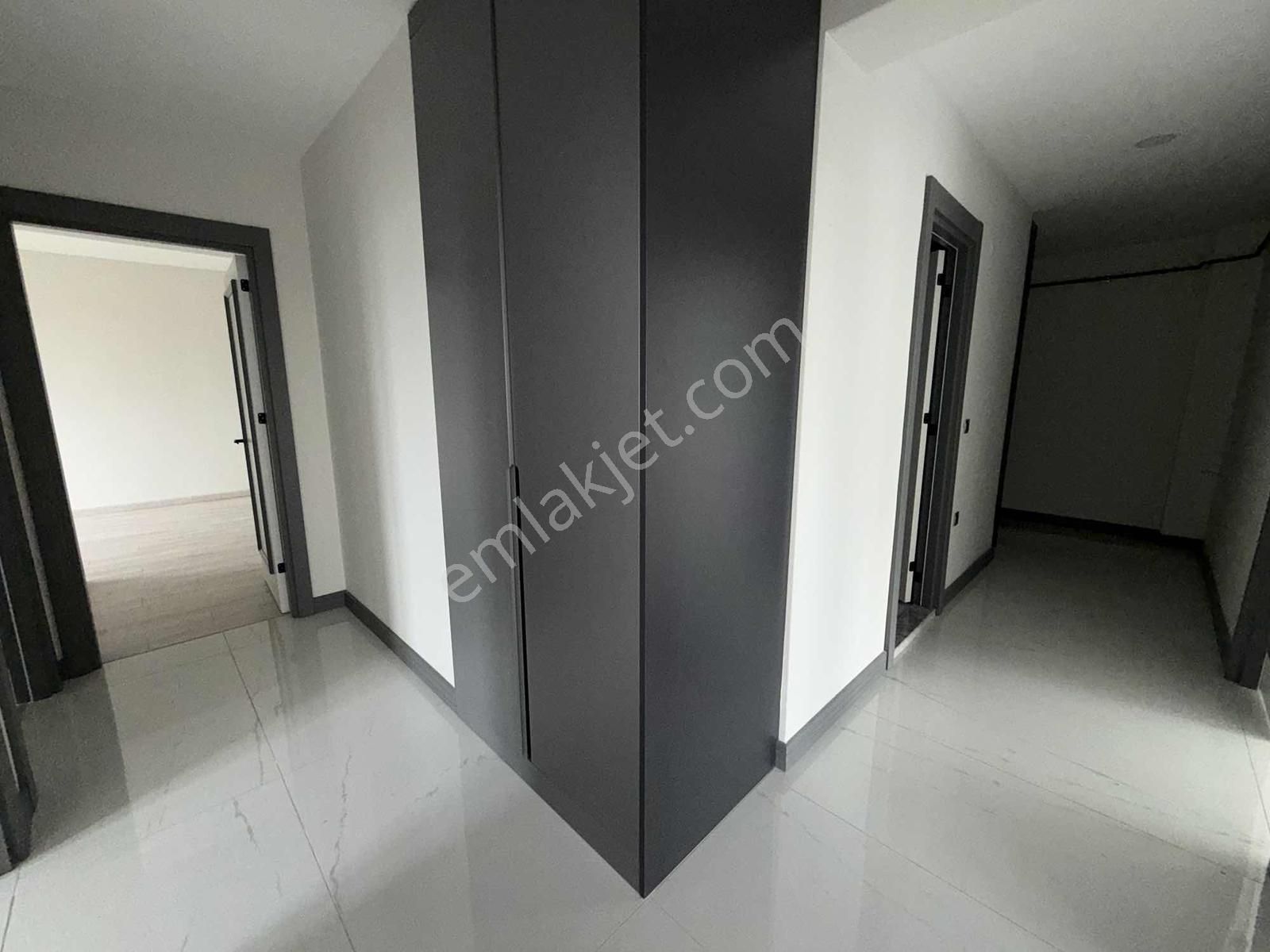 Esenlerde Site İçi Yüzme Havuzlu Cadde Üzerinde Kiralık 3+1 - Görsel 31