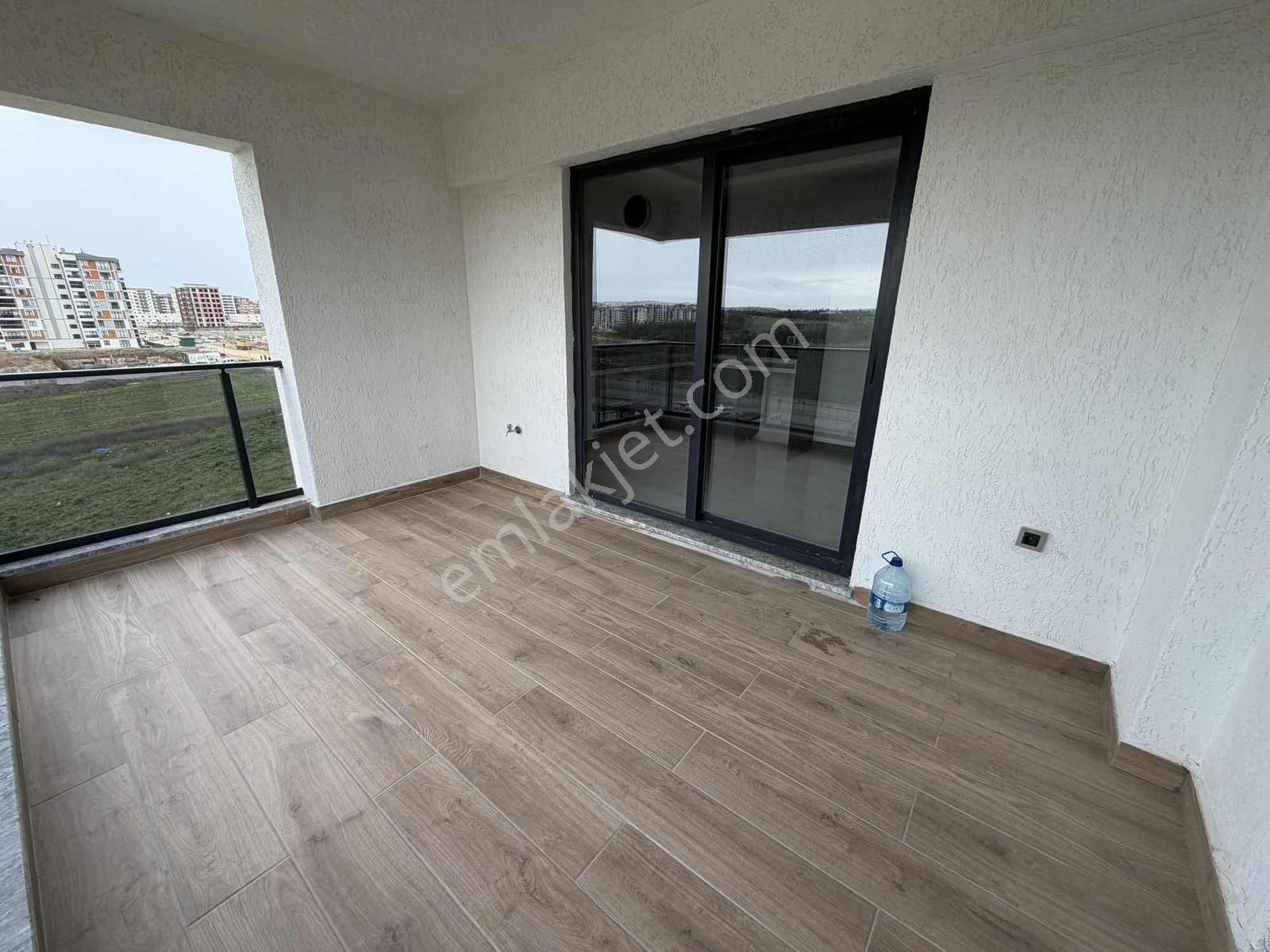 Esenlerde Site İçi Yüzme Havuzlu Cadde Üzerinde Kiralık 3+1 - Görsel 27