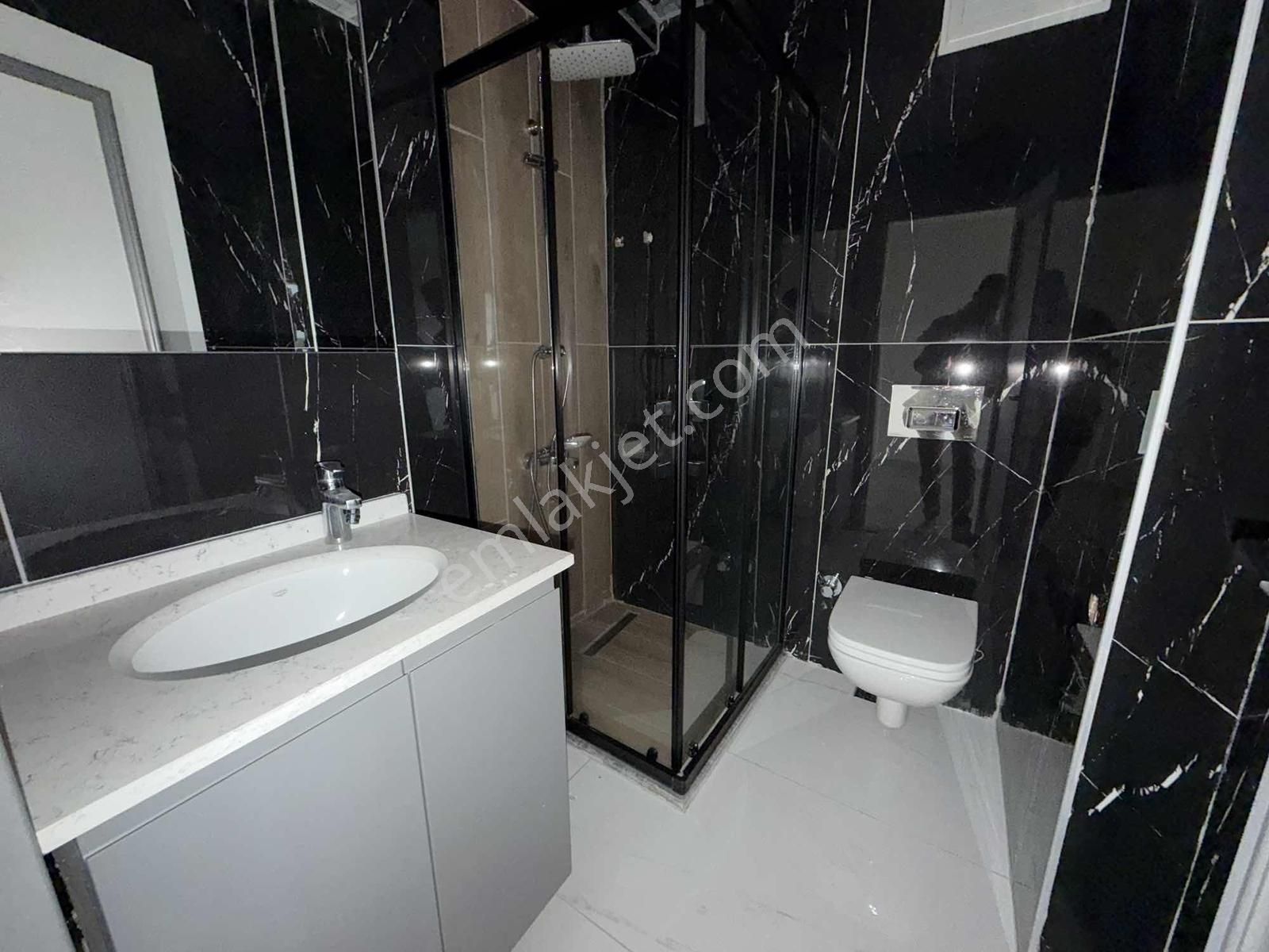 Esenlerde Site İçi Yüzme Havuzlu Cadde Üzerinde Kiralık 3+1 - Görsel 20