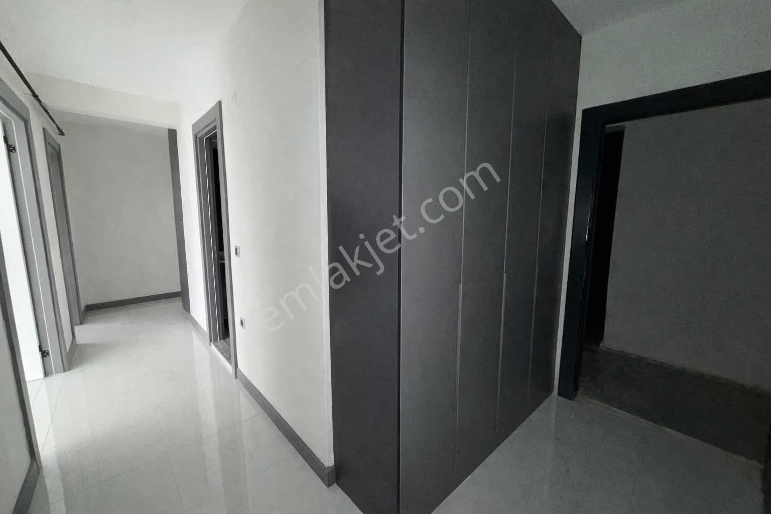 Esenlerde Site İçi Yüzme Havuzlu Cadde Üzerinde Kiralık 3+1 - Görsel 9