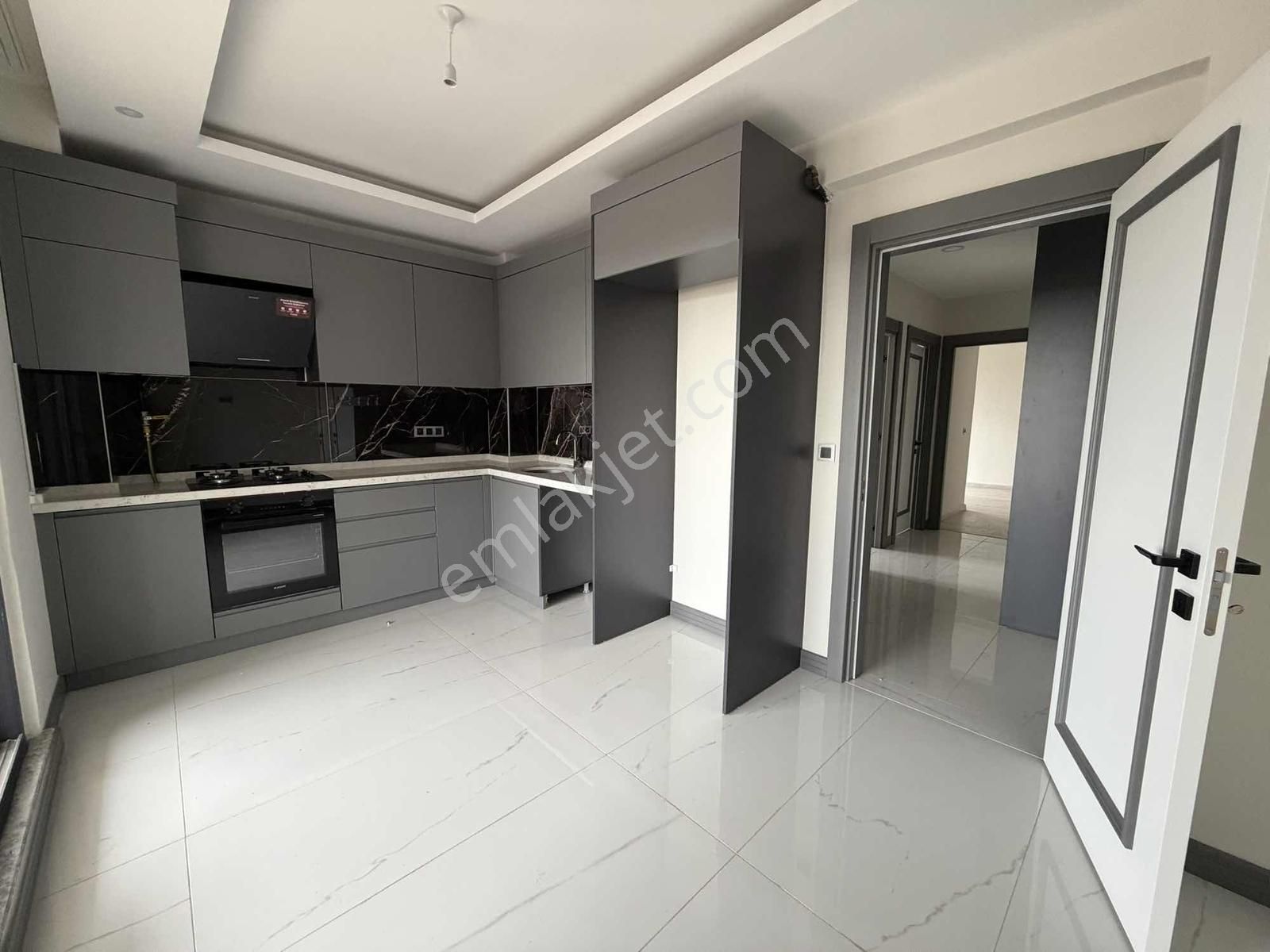 Esenlerde Site İçi Yüzme Havuzlu Cadde Üzerinde Kiralık 3+1 - Görsel 7