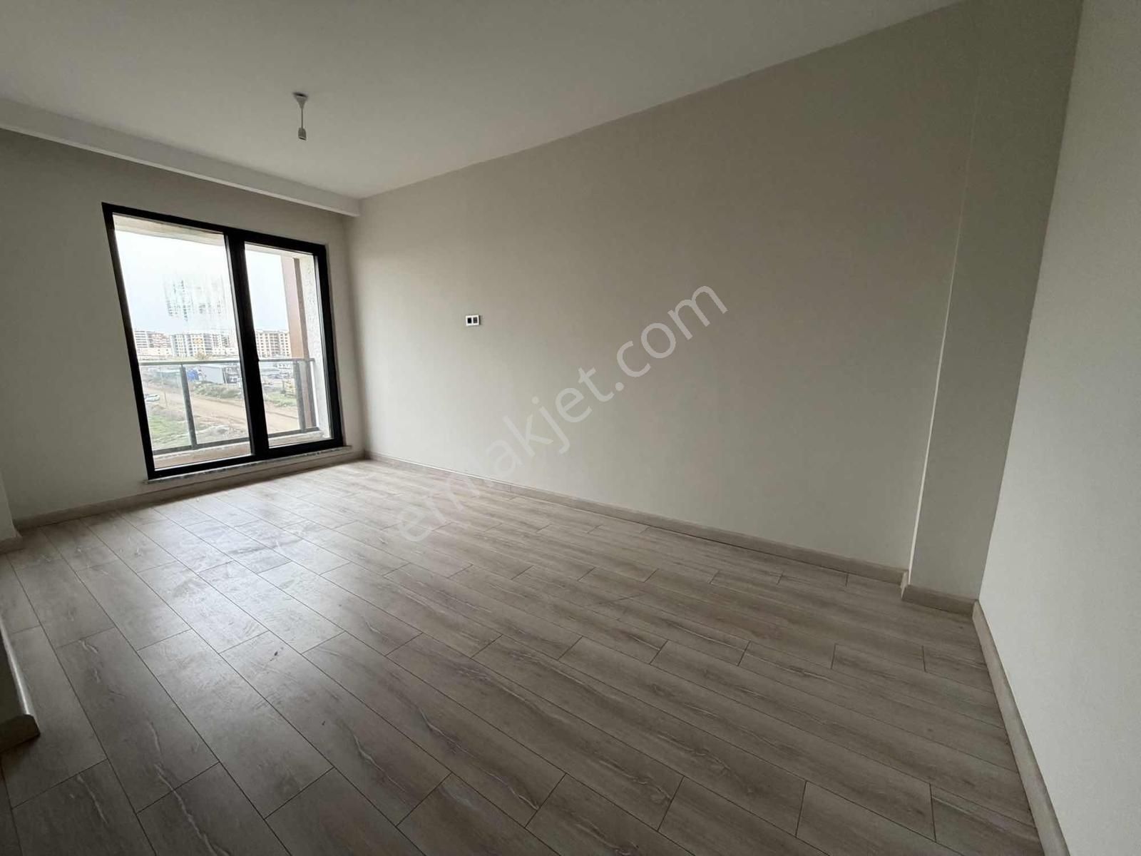 Esenlerde Site İçi Yüzme Havuzlu Cadde Üzerinde Kiralık 3+1 - Görsel 22