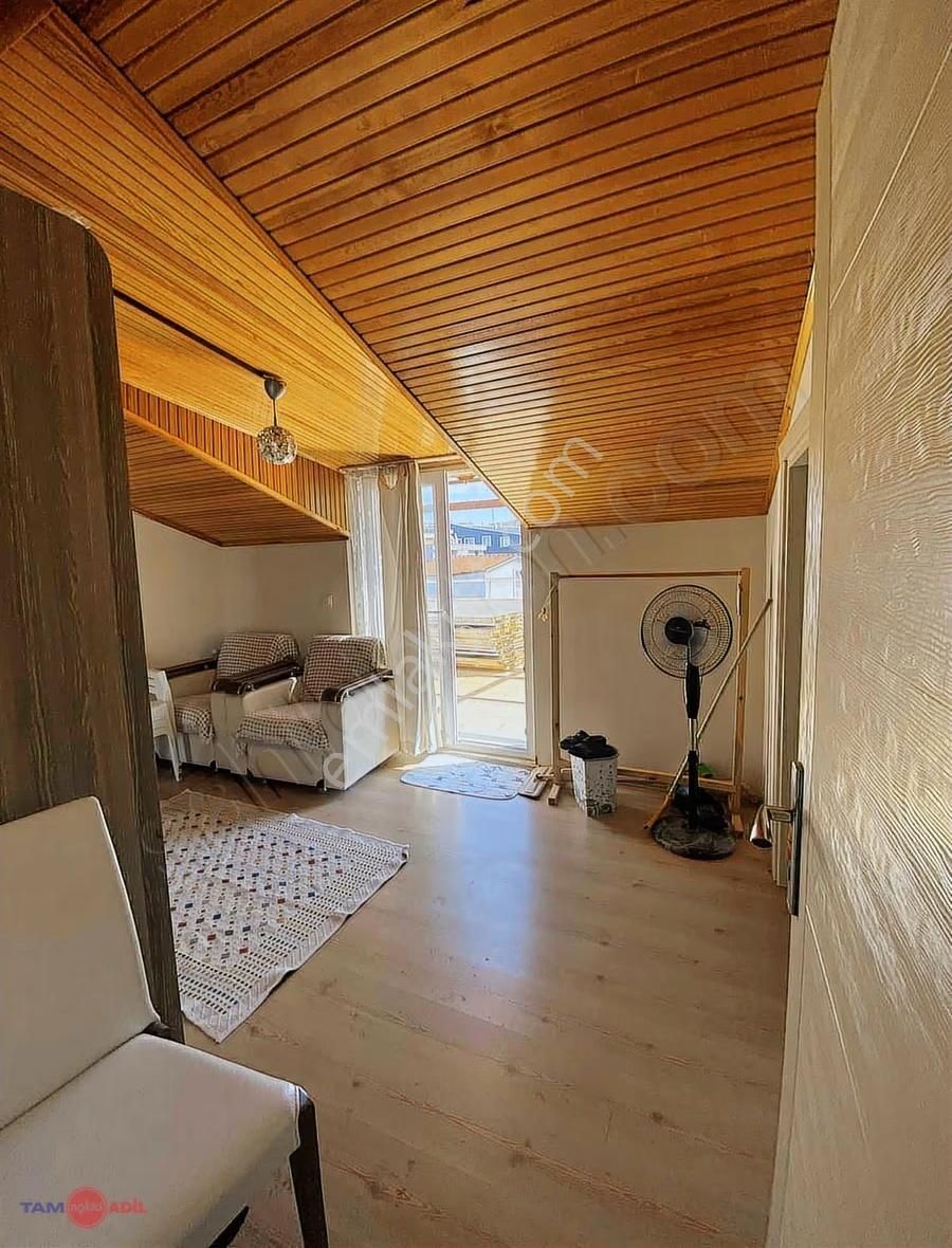 Dikili İsmetpaşada Geniş Kullanışlı 3+1 Kiralık Dubleks Daire - Görsel 18