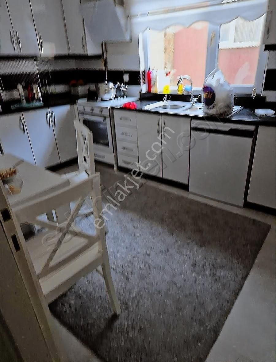 Halkalıda Çok Güzel Lokasyonda 2+1 Geniş Ferah Süper Daire - Görsel 14