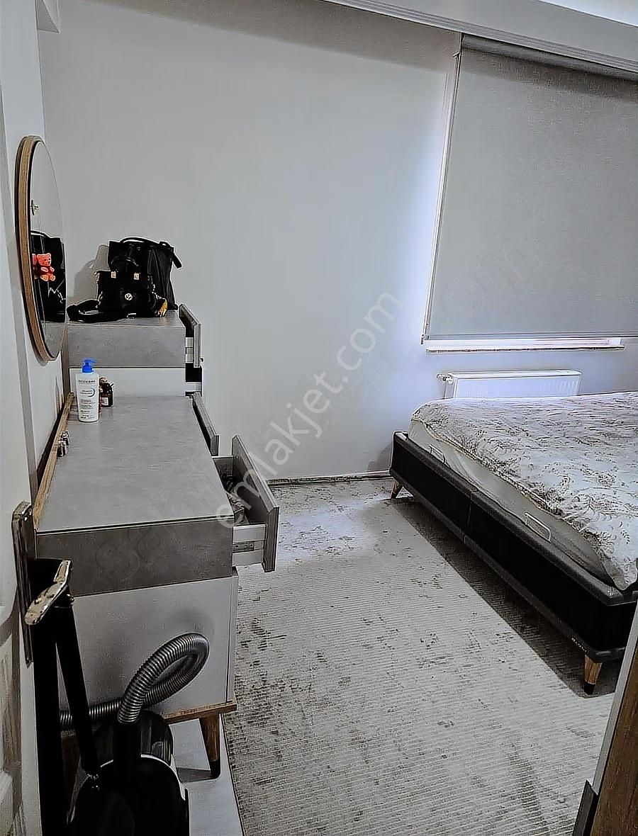 Halkalıda Çok Güzel Lokasyonda 2+1 Geniş Ferah Süper Daire - Görsel 5