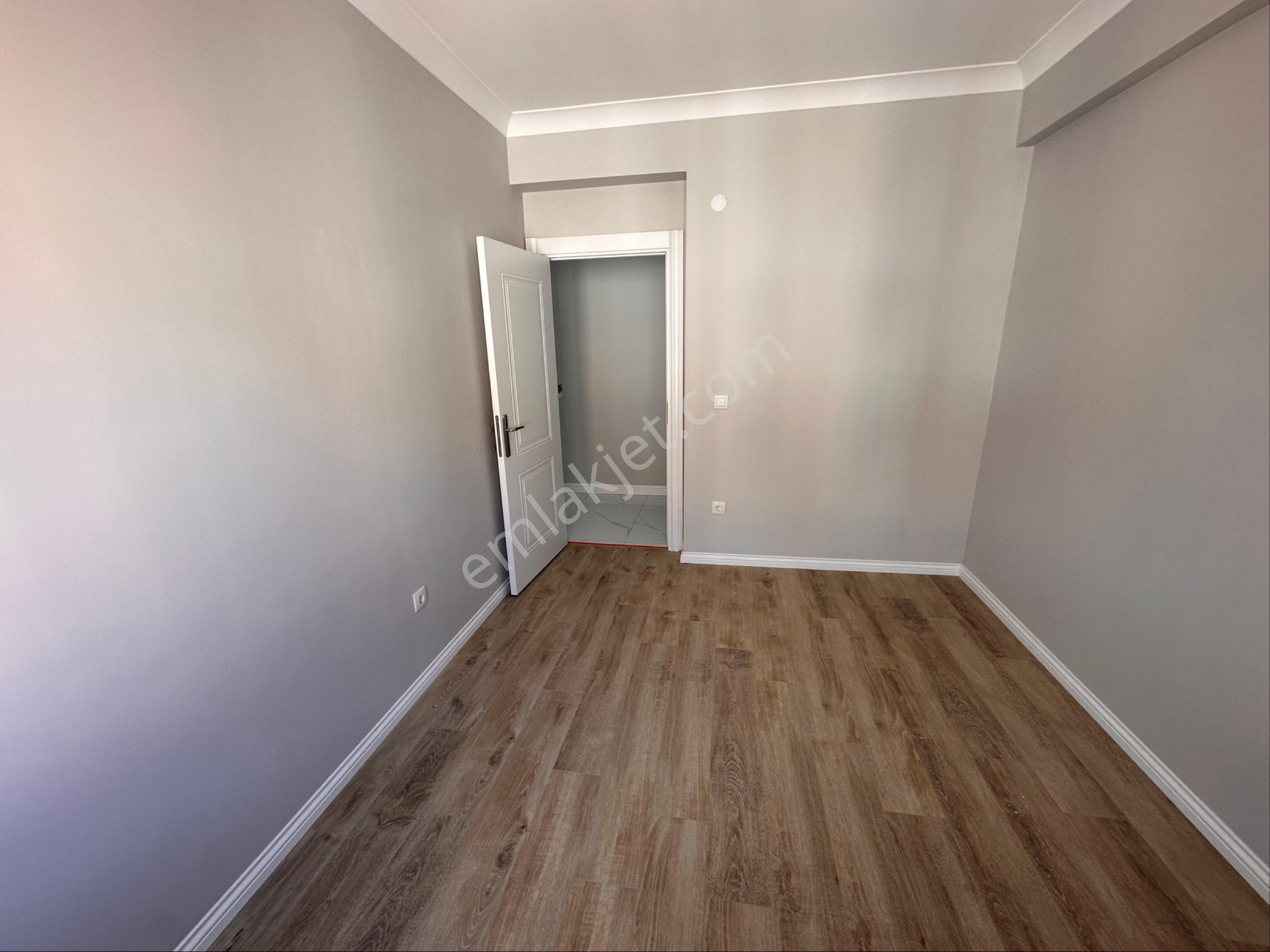 Silivri Yeni Mahallede Hiç Oturulmamış 2+1 Kiralık Daire - Görsel 16