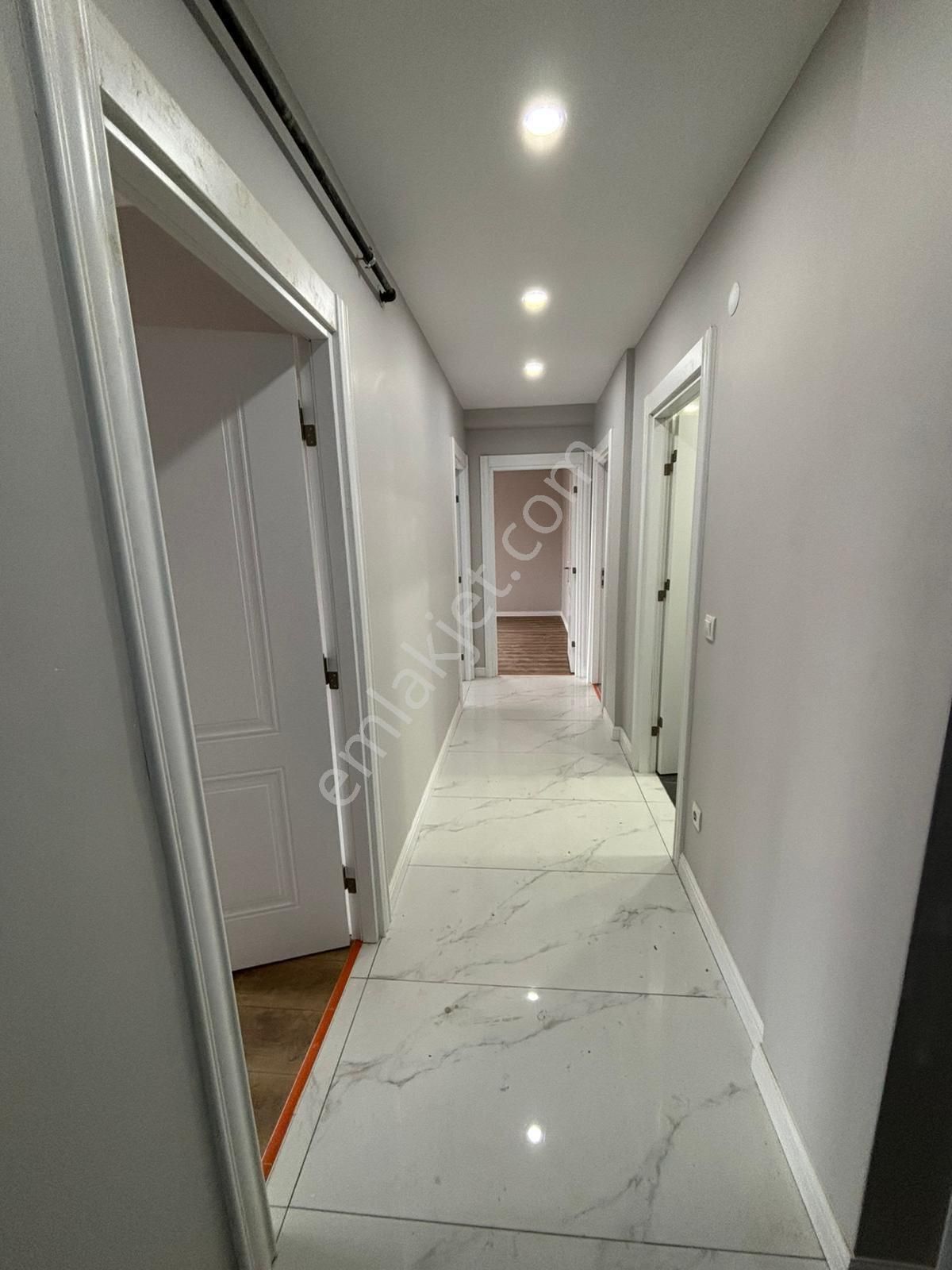 Silivri Yeni Mahallede Hiç Oturulmamış 2+1 Kiralık Daire - Görsel 3