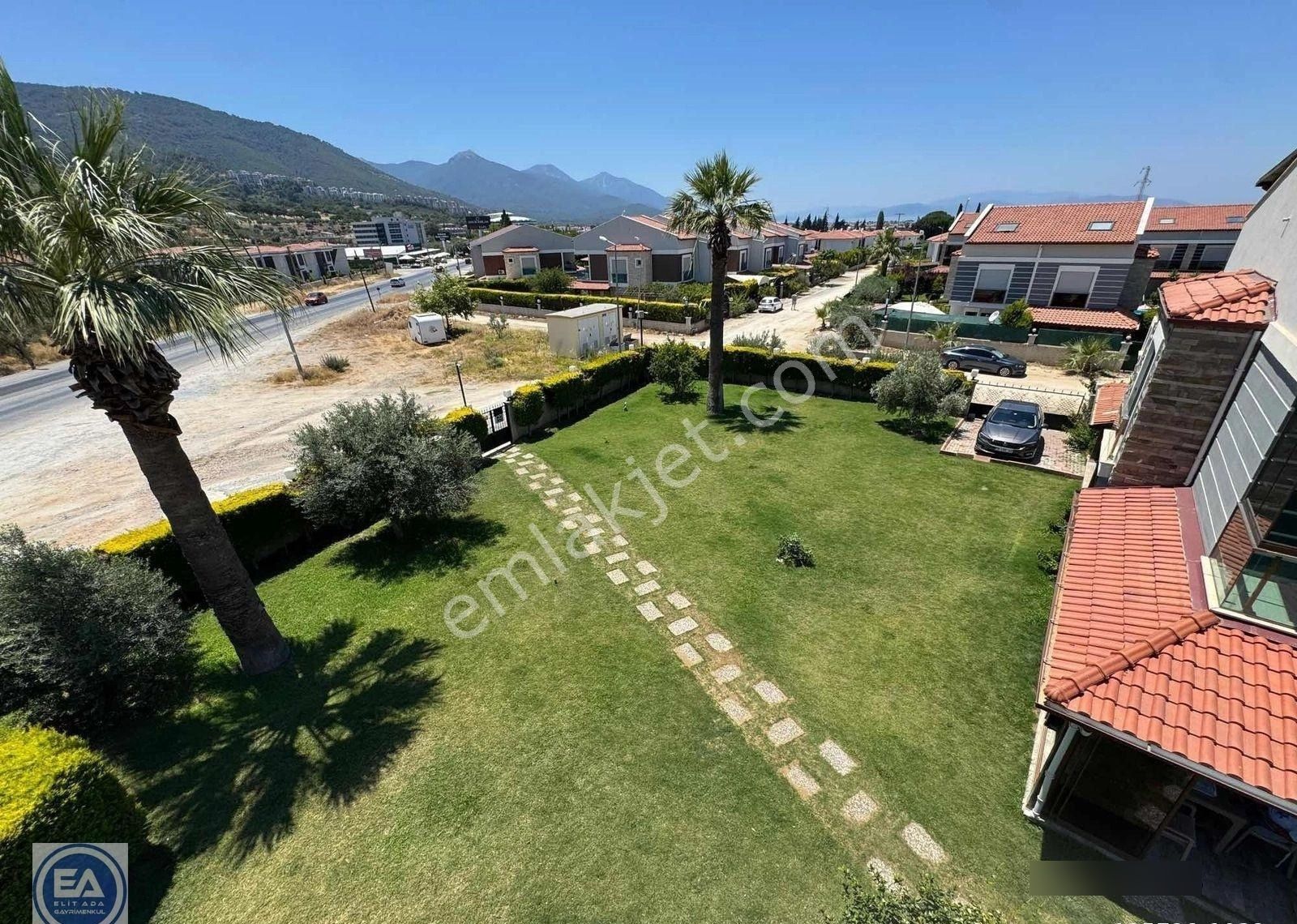 Davutlar Da Havuzlu Site İçerisinde Köşe Konum 4+1 Villa - Görsel 31