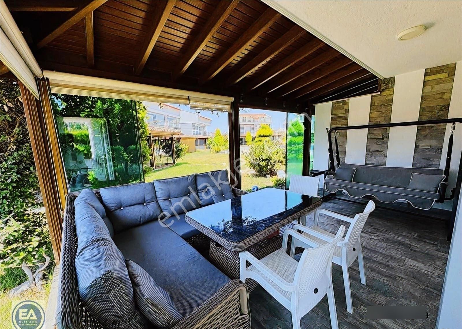 Davutlar Da Havuzlu Site İçerisinde Köşe Konum 4+1 Villa - Görsel 19