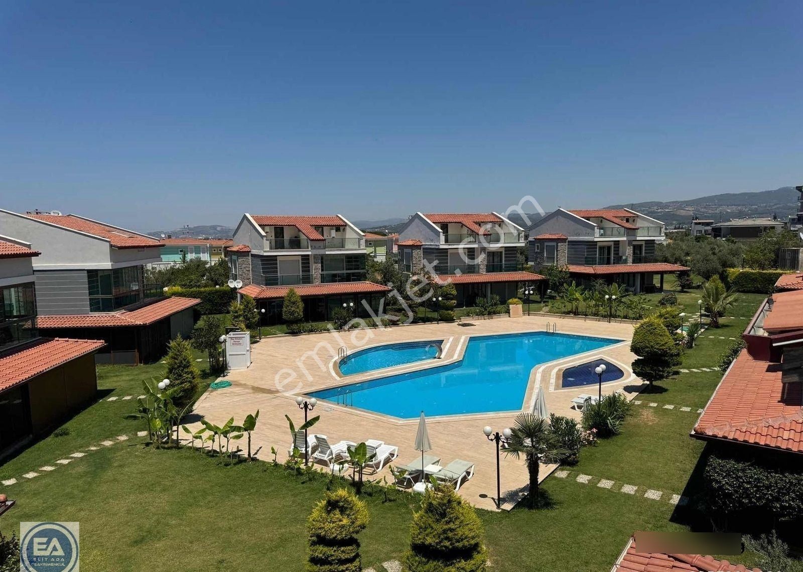 Davutlar Da Havuzlu Site İçerisinde Köşe Konum 4+1 Villa - Görsel 5