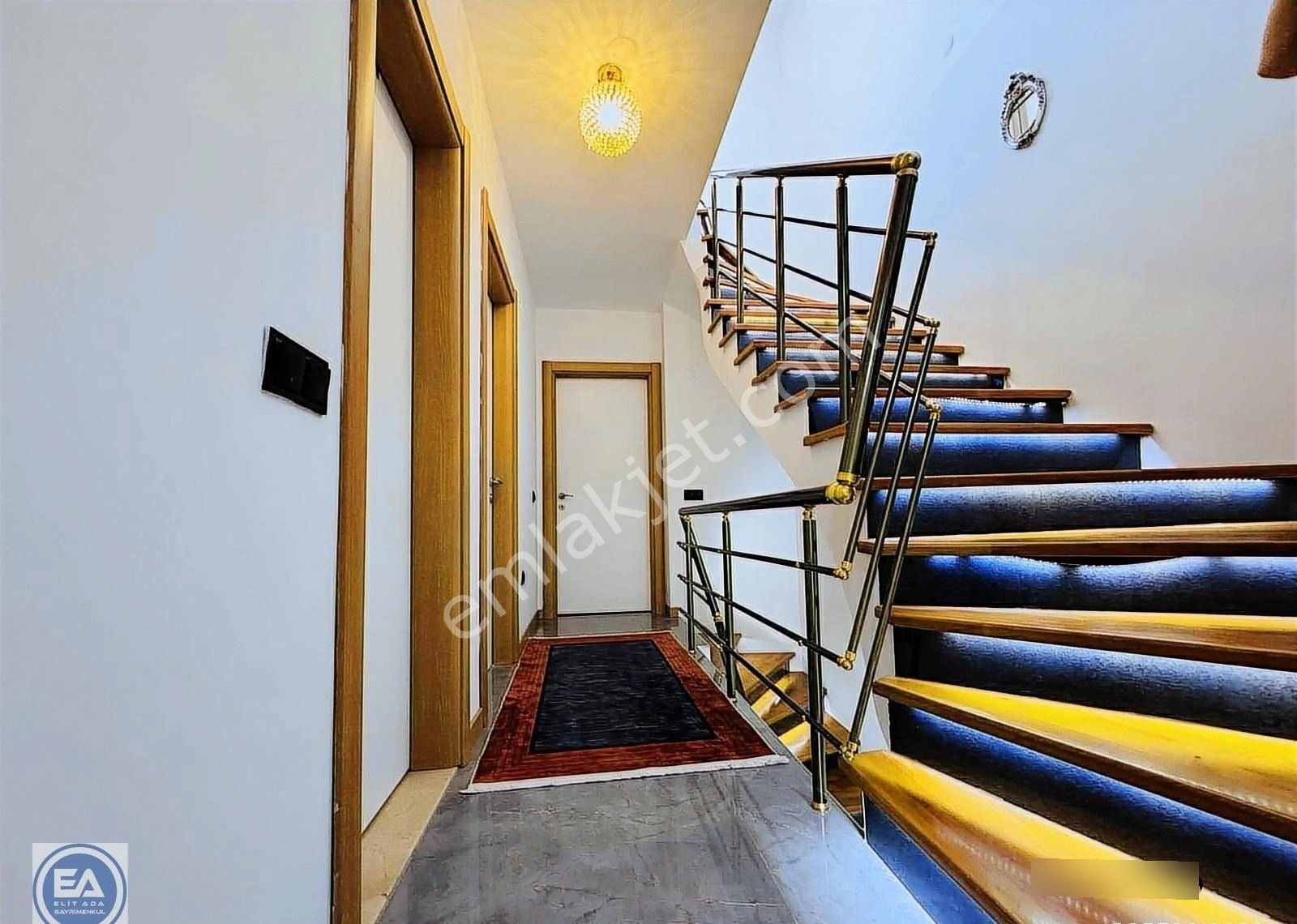 Davutlar Da Havuzlu Site İçerisinde Köşe Konum 4+1 Villa - Görsel 27