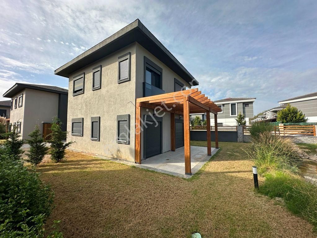 Seferihisar Doğanbeyde Müstakil Tek Evlerden Oluşan Site 3+1 Butik Sitede - Görsel 3