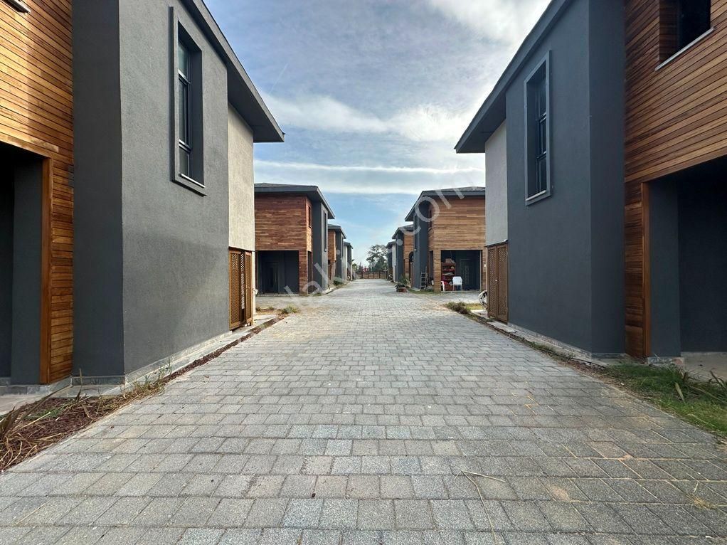 Seferihisar Doğanbeyde Müstakil Tek Evlerden Oluşan Site 3+1 Butik Sitede - Görsel 32