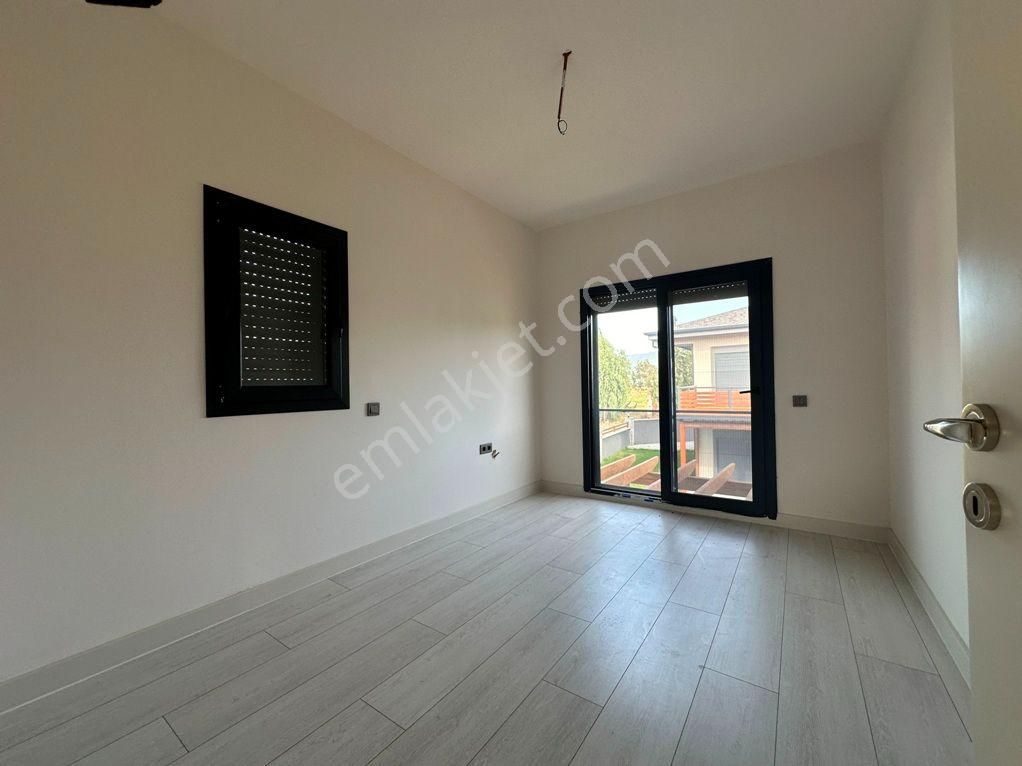 Seferihisar Doğanbeyde Müstakil Tek Evlerden Oluşan Site 3+1 Butik Sitede - Görsel 27