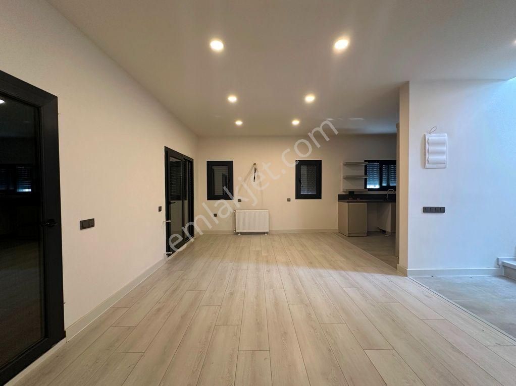 Seferihisar Doğanbeyde Müstakil Tek Evlerden Oluşan Site 3+1 Butik Sitede - Görsel 18