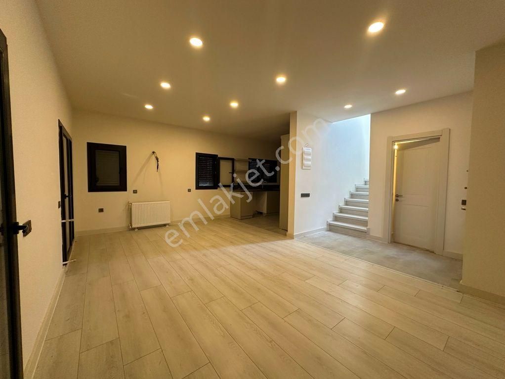 Seferihisar Doğanbeyde Müstakil Tek Evlerden Oluşan Site 3+1 Butik Sitede - Görsel 12