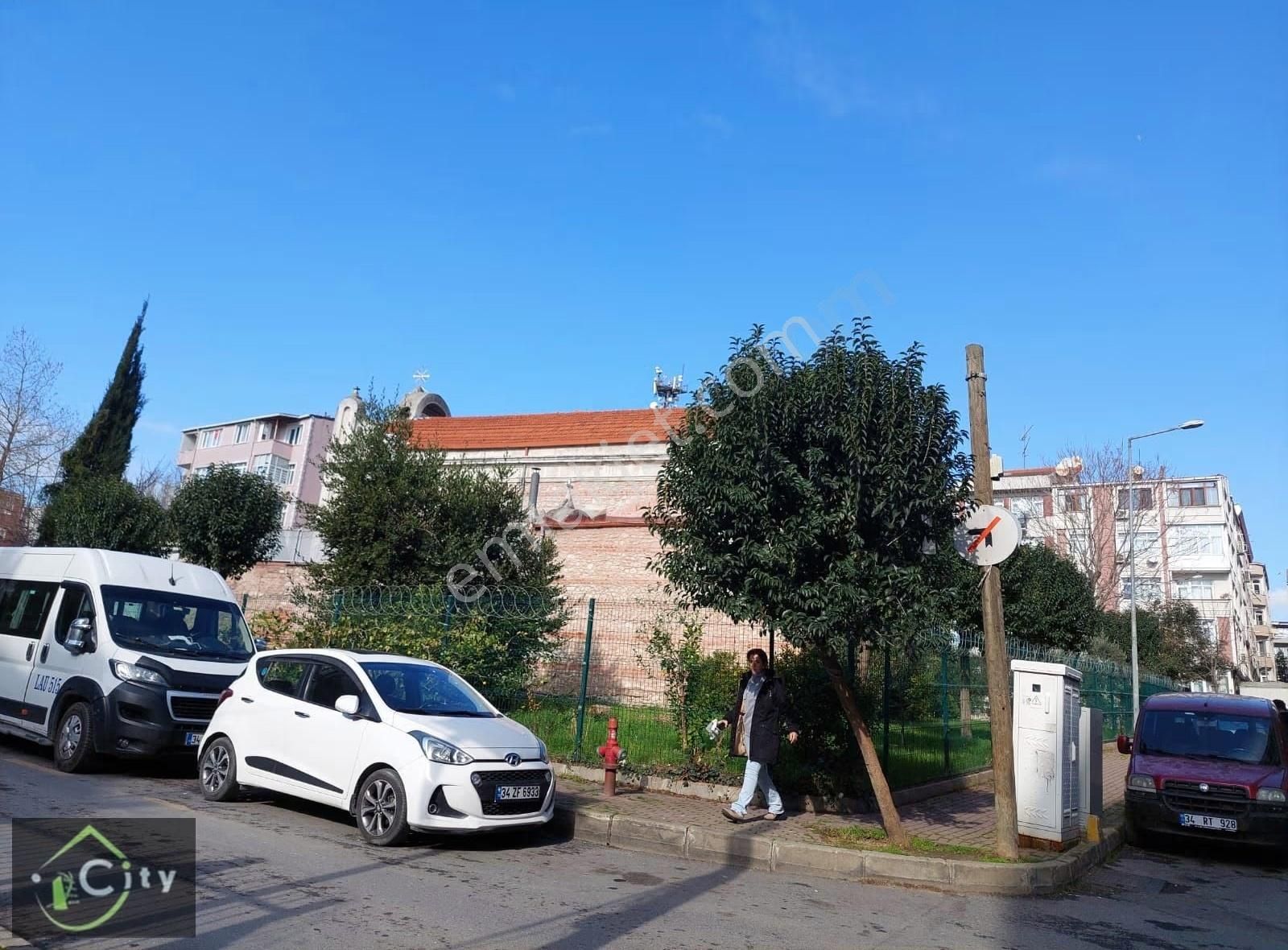 Kentselden Dolayı Yatırımlık Satılık Boş Daire 2+1 Düz Giriş