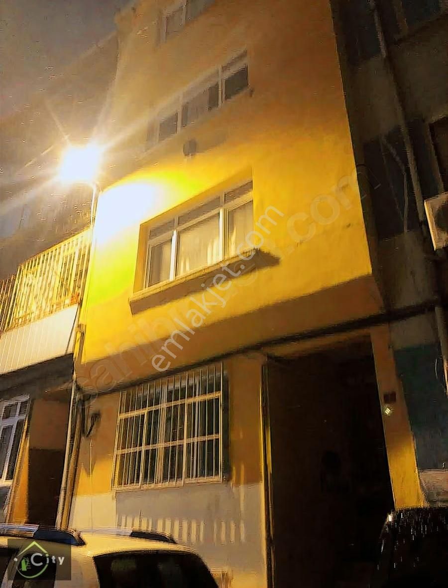 Naibbey Sokakta Satılık 1+1 Daire