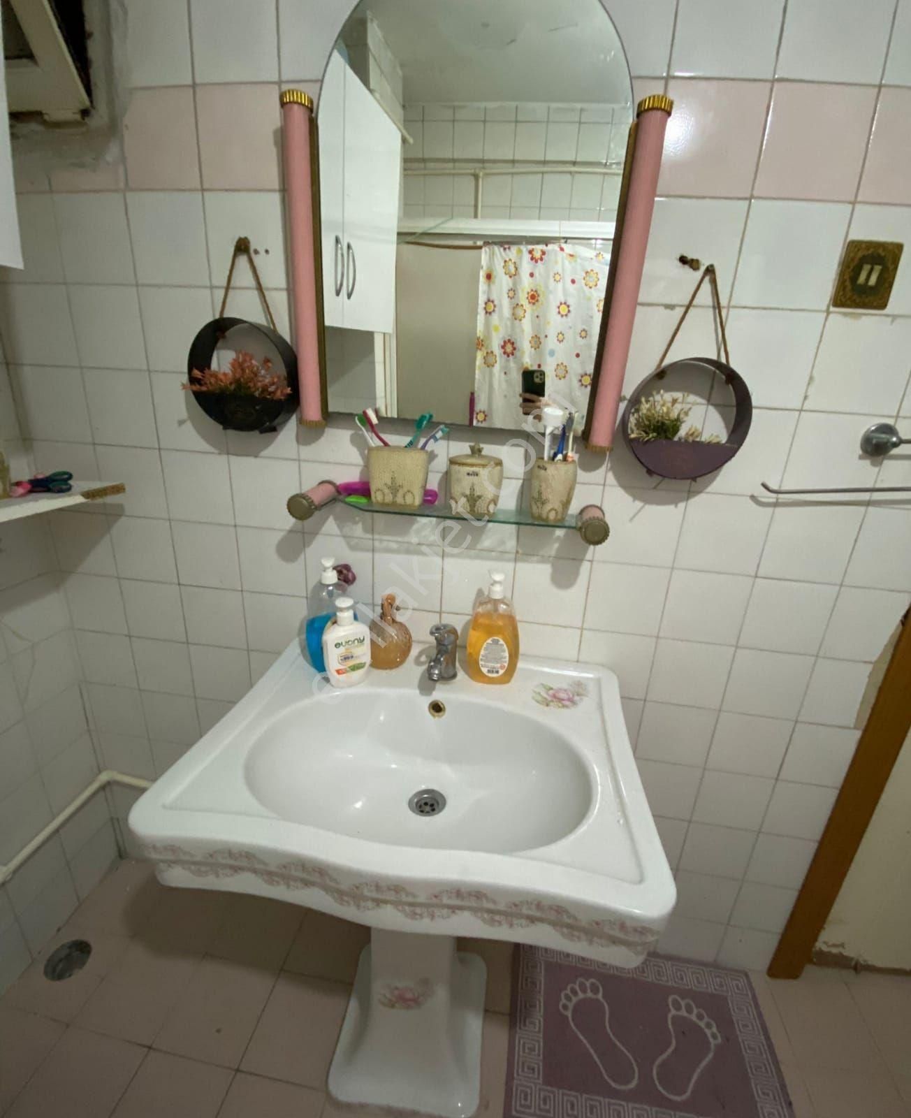 S.evler Merkezdemetrobüse 2dk.asansörlü Binada Bayanlara Özel 2 Kişilik Lux Oda - Görsel 11
