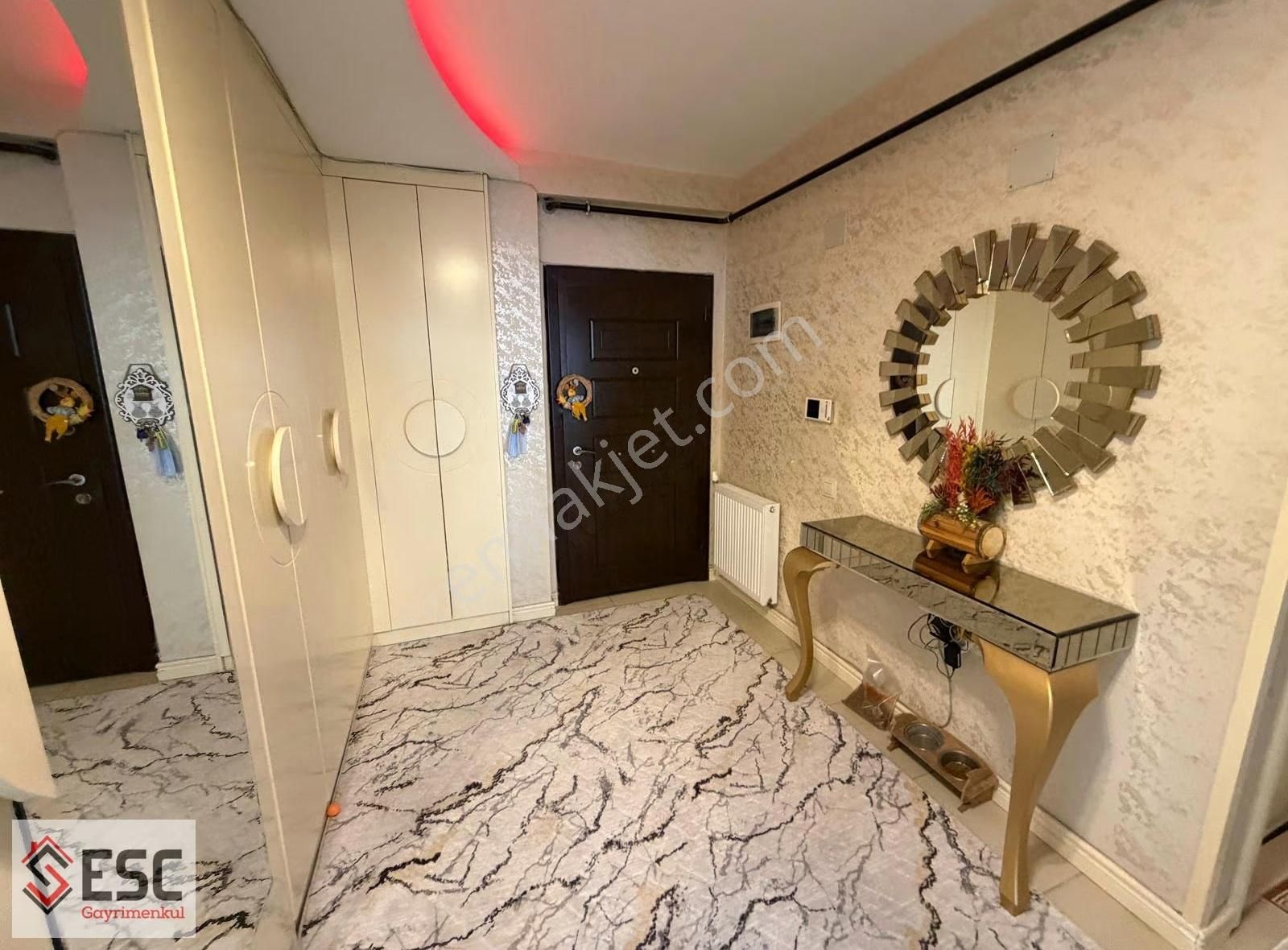 Esc'den Merkez Mh,de Geniş M2 Merkezi Lokasyonda 3+1 Esc2401 - Görsel 3