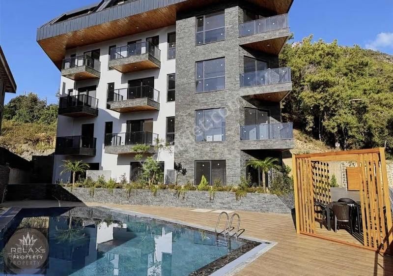 Büyük Hasbahçe'de Satılık Eşyalı 1 + 1 Daire