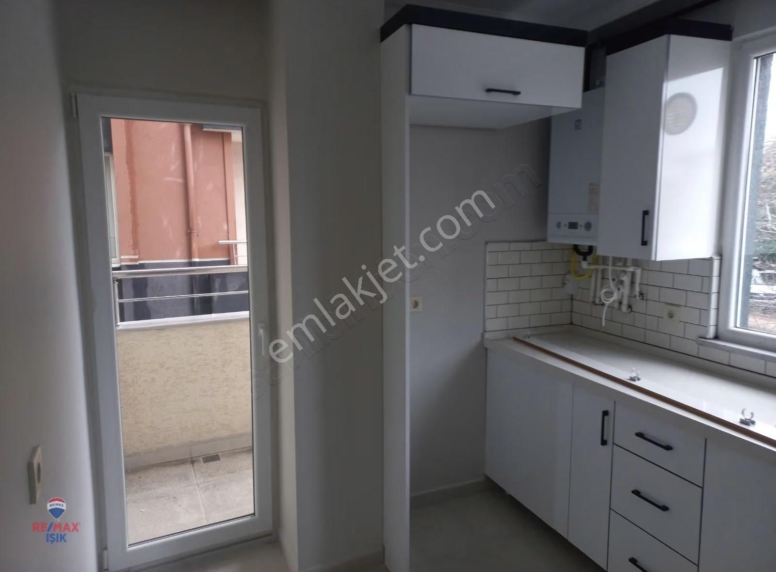 Cadde Üzeri 2+1 Çift Balkonlu Sıfır Daire - Görsel 9