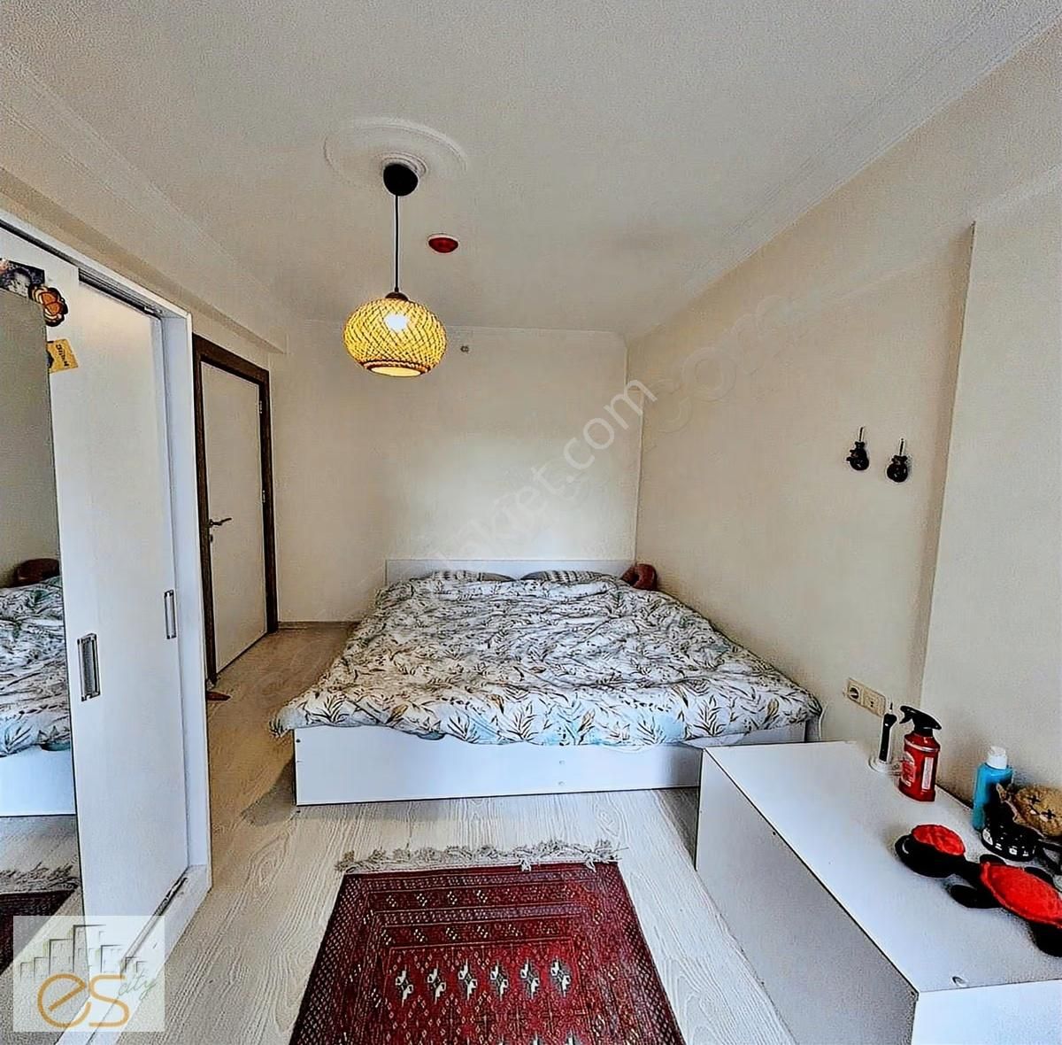 Site İçerisinde Metrobüse Yakın 1+1 Balkonlu Ara Kat Daire - Görsel 2