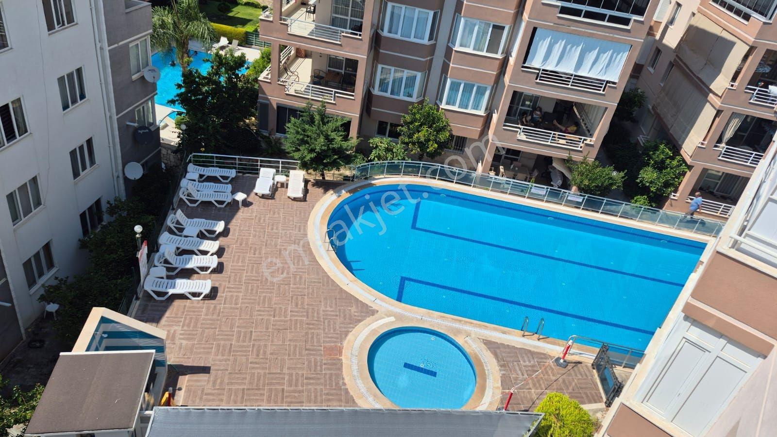 Kuşadası Ege Mahallesi'nde Havuzlu,4+2 Ayrı Girişli Deniz Manzar - Görsel 30