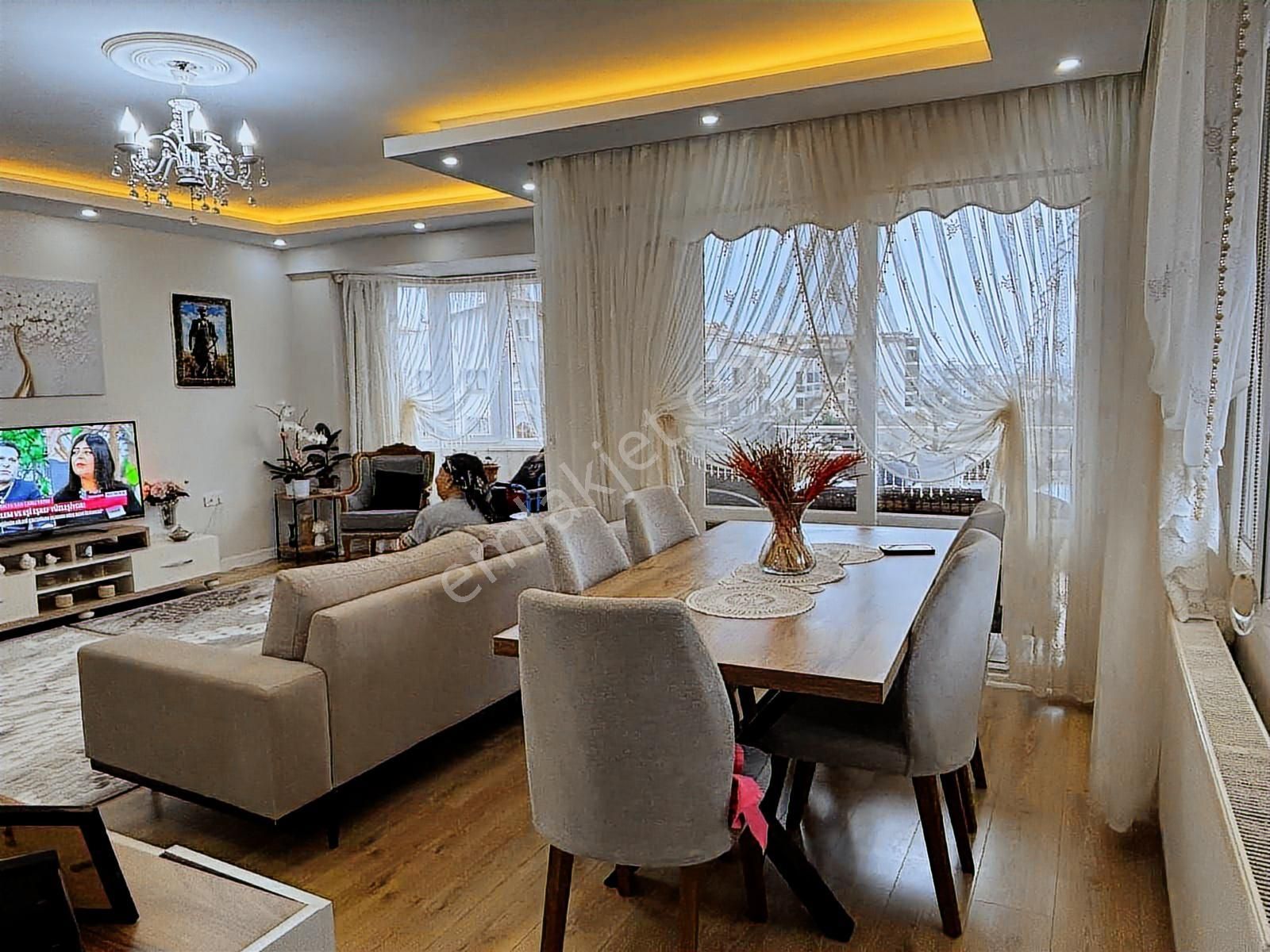 Kuşadası Nezih Site İçerisinde,çift Daire Tek Tapu.4+2, Satılık - Görsel 17