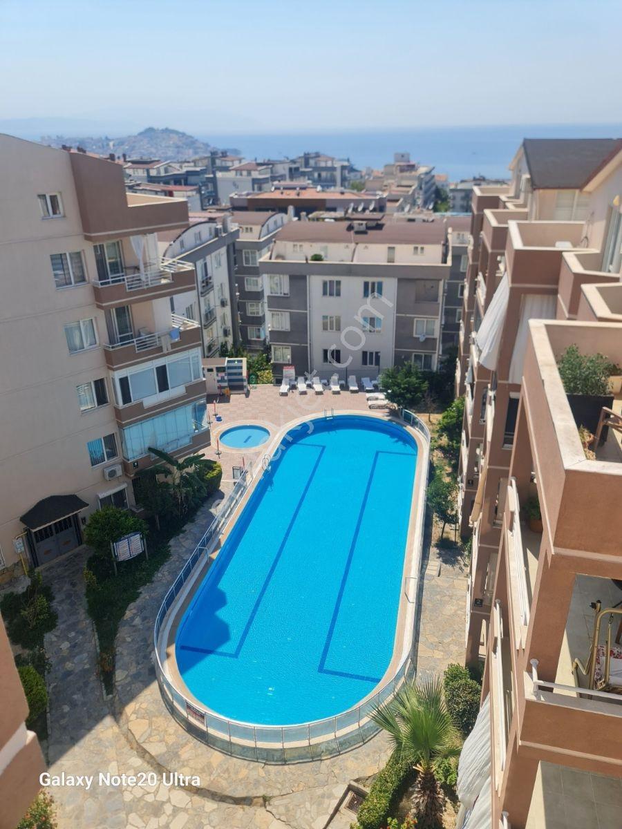 Kuşadası Ege Mahallesi'nde Havuzlu,4+2 Ayrı Girişli Deniz Manzar - Görsel 28