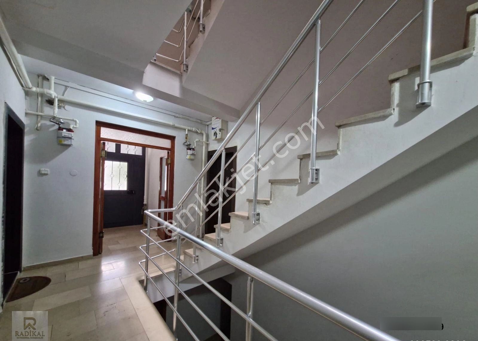 Birlik Mahallesi 406. Sokak Üzeri Ara Kat Kök Tapulu Özel Konumlu 3+1 Satılık Daire........... - Görsel 2