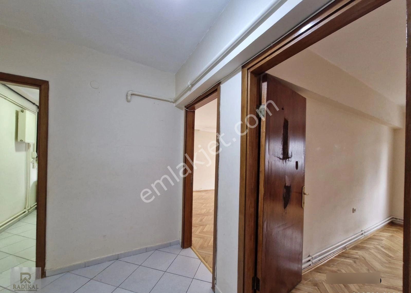 Birlik Mahallesi 406. Sokak Üzeri Ara Kat Kök Tapulu Özel Konumlu 3+1 Satılık Daire........... - Görsel 3