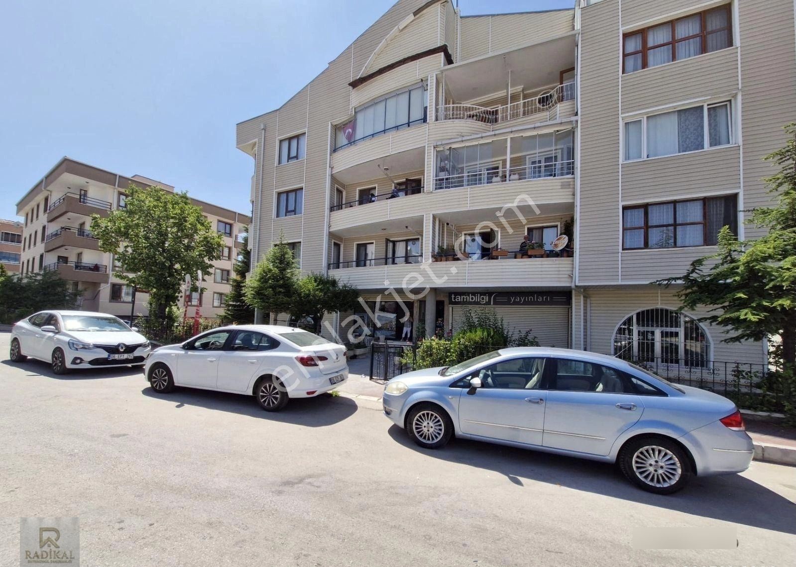 Birlik Mahallesi 406. Sokak Üzeri Ara Kat Kök Tapulu Özel Konumlu 3+1 Satılık Daire........... - Görsel 16