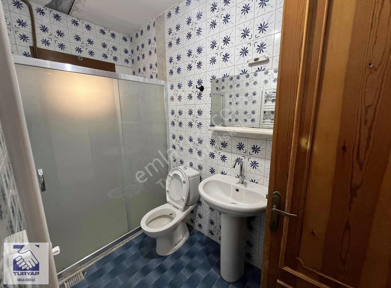 Urla İskele'de Denize Sıfır 2+1 Odalı Kiralık - Görsel 17