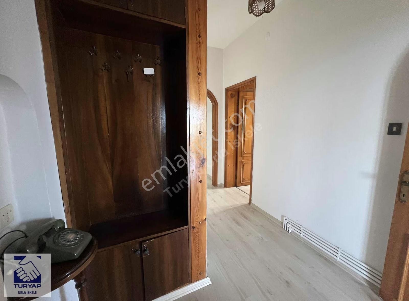 Urla İskele'de Denize Sıfır 2+1 Odalı Kiralık - Görsel 8