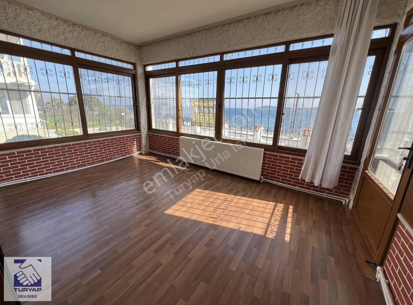 Urla İskele'de Denize Sıfır 2+1 Odalı Kiralık - Görsel 20