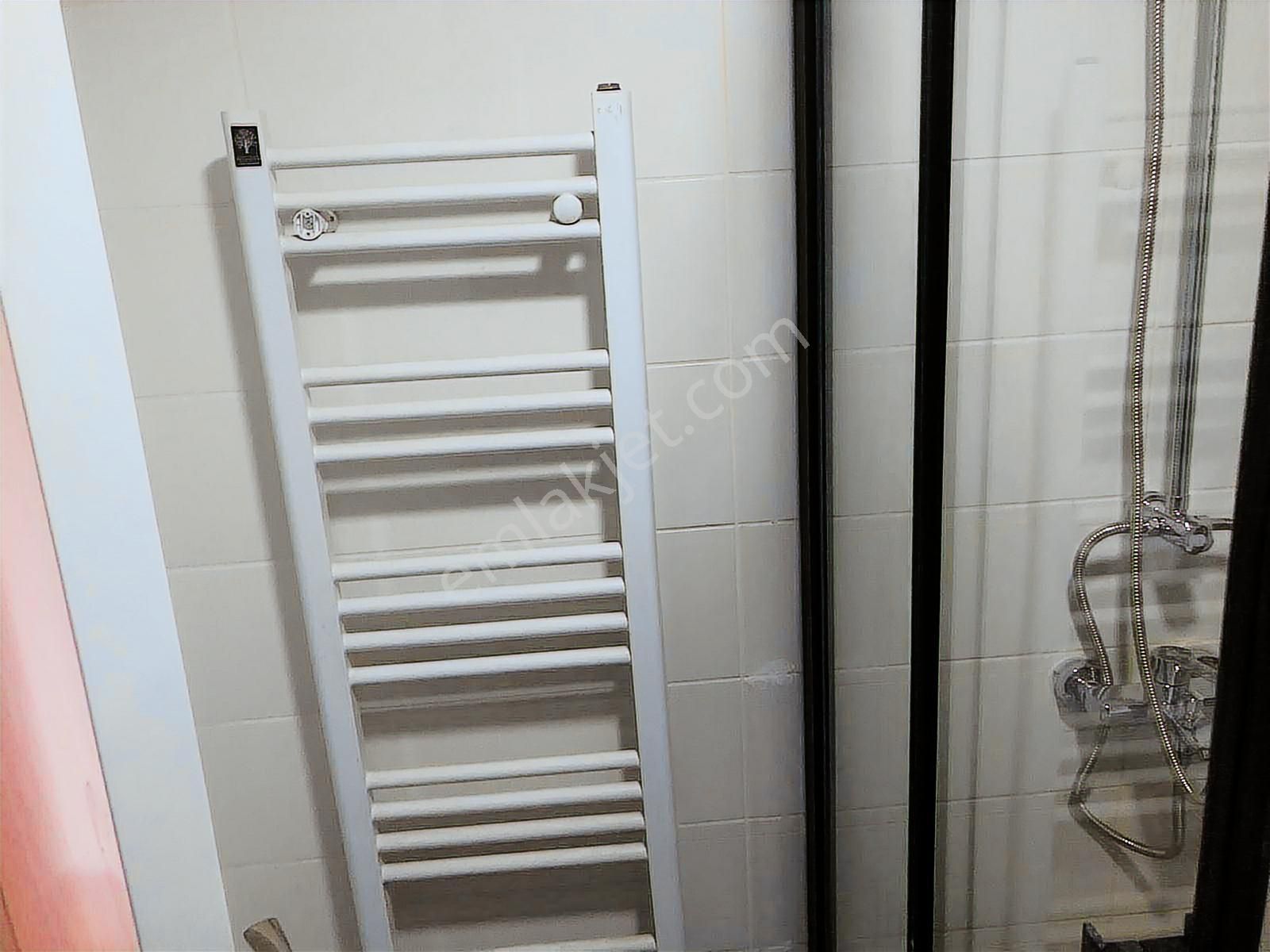 Bornova Mevlana Palmiye Sitesi 1+1 Ful Tadilatlı Kiralık Daire - Görsel 2