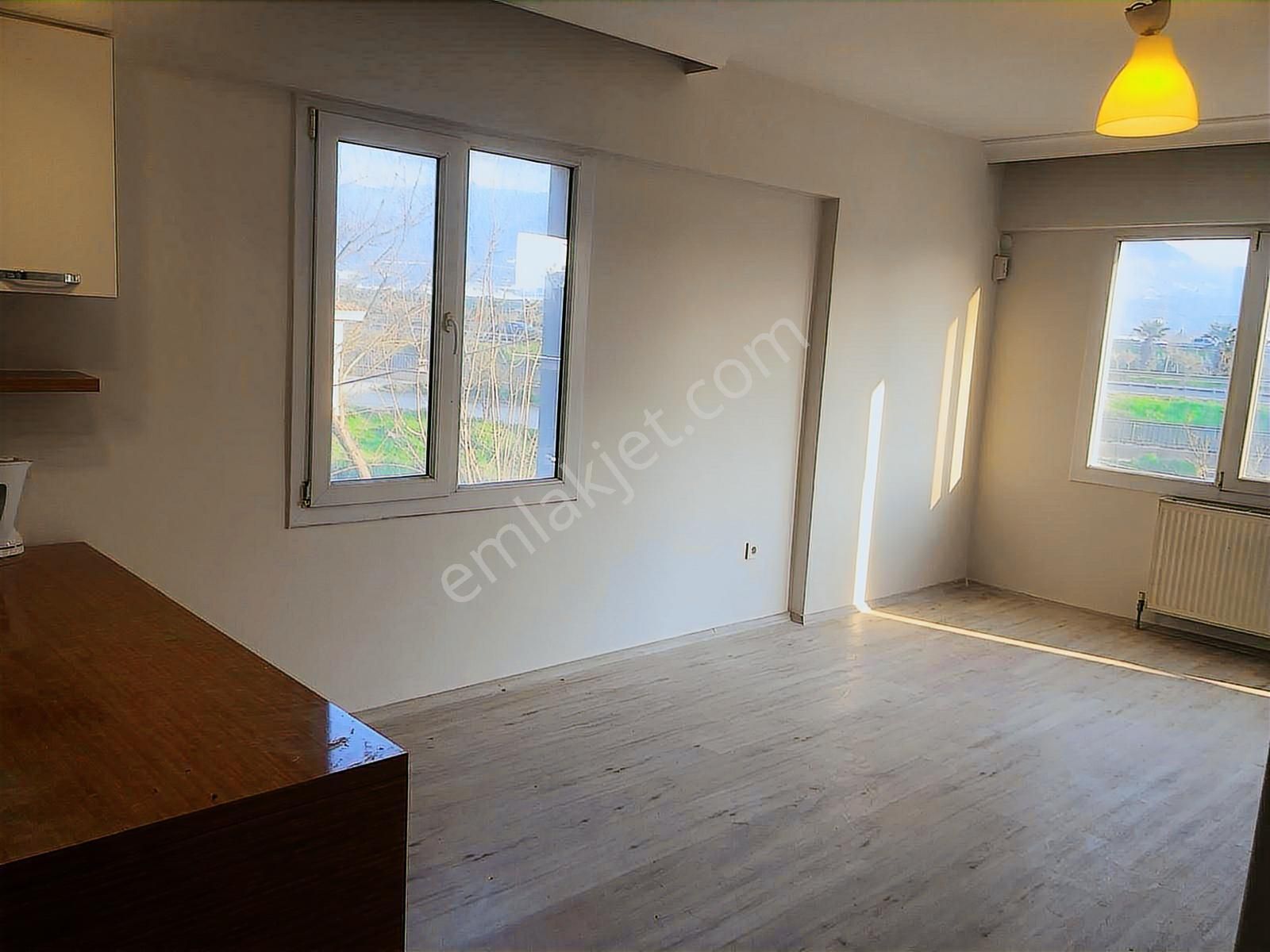 Bornova Mevlana Palmiye Sitesi 1+1 Ful Tadilatlı Kiralık Daire - Görsel 12